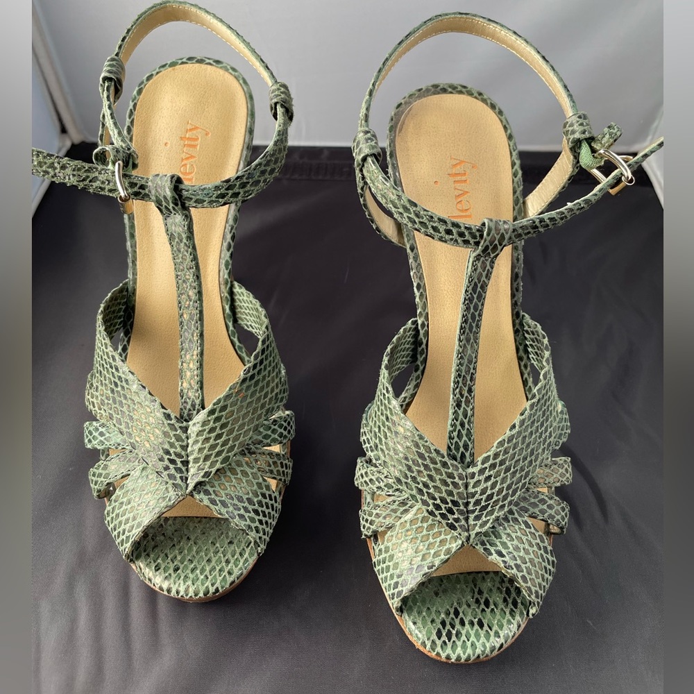 Green Peep Toe for Spring - Picture 6 of 7